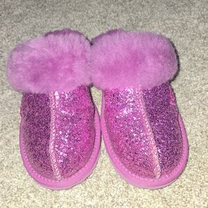 Ugg Kids Cozy Size 2 Purple/Pink Glitter Slippers with Fluffy Trim